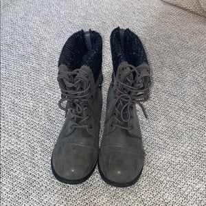 Combat boots